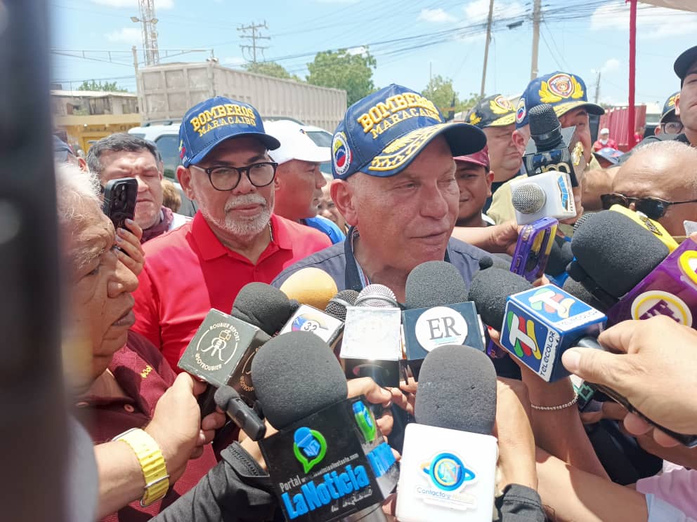 ¡CON EL IZAMIENTO DE LA BANDERA NACIONAL! Alcaldía de Maracaibo inicia Gran Operativo de Saneamiento en el oeste de la ciudad Operativo de Saneamiento