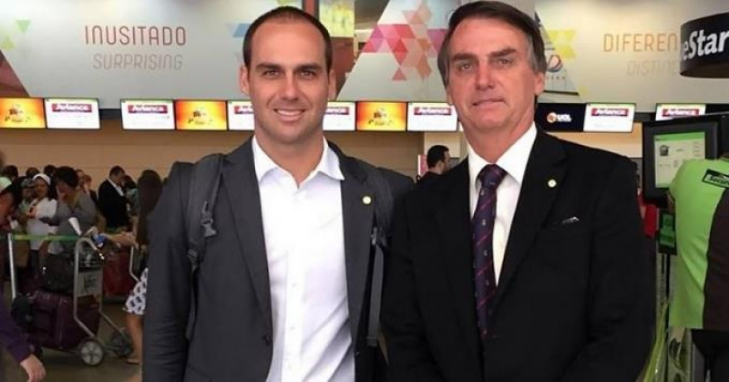 Policía Federal de Brasil acusa a Bolsonaro y su hijo por complot para frustrar juicio por golpe de estado; revelan su plan de asilo en Argentina Bolsonaro