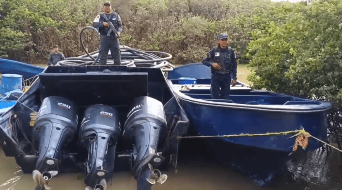 FANB asesta golpe al narcotráfico internacional e incauta 8 lanchas de alta velocidad en el occidente del país anchas