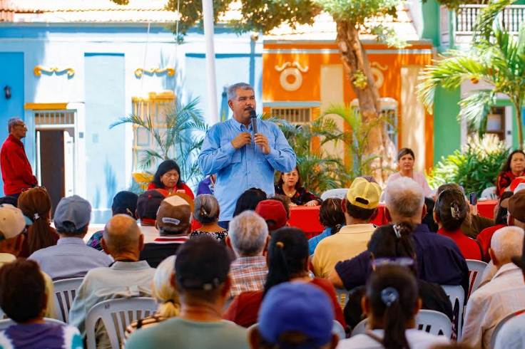 Luis Caldera instala mesa de trabajo para dignificar a jubilados y pensionados Luis Caldera