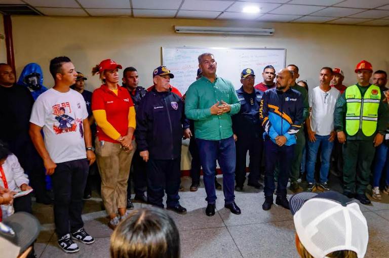 Gobernación del Zulia y gobierno nacional instalan equipo para atención de afectados por explosión de fábrica de fuegos artificiales