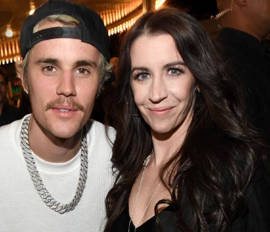 Madre de Justin Bieber ora públicamente por él: “Declaramos libertad, sanidad y cadenas rotas en el nombre de Jesús” Justin Bieber