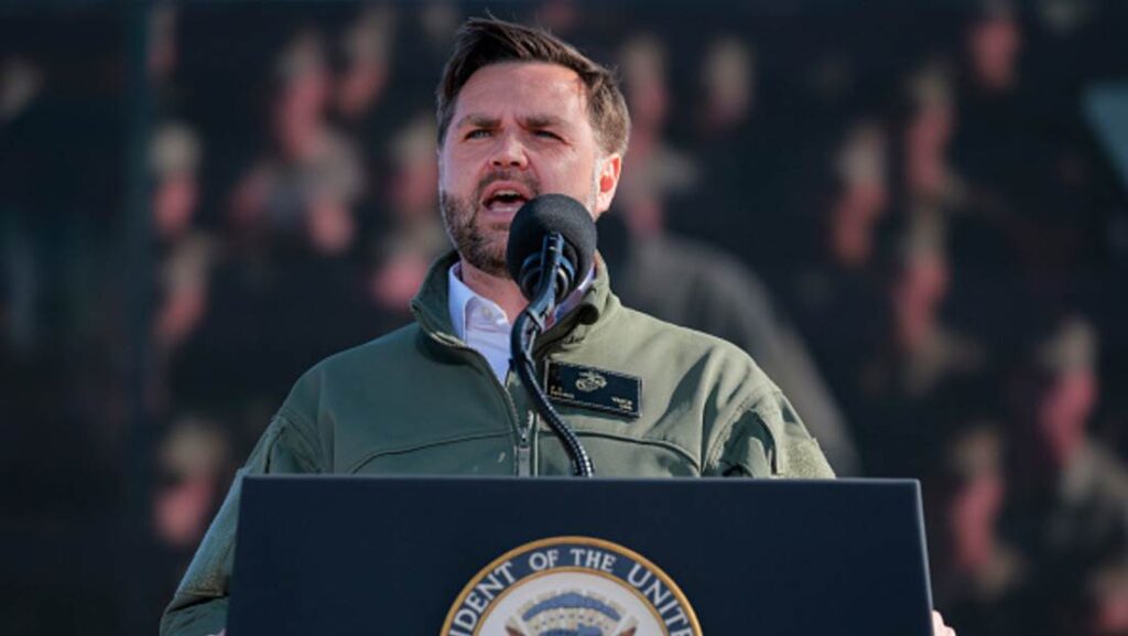 Proyectil explota sobre caravana de JD Vance en evento militar Proyectil explota caravana de Vance