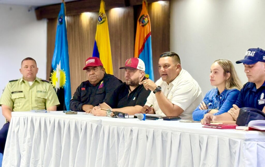 Alcaldía de San Francisco y Sedebat inician plan de reorganización y censo tributario en el bulevar La Coromoto economía participativa local