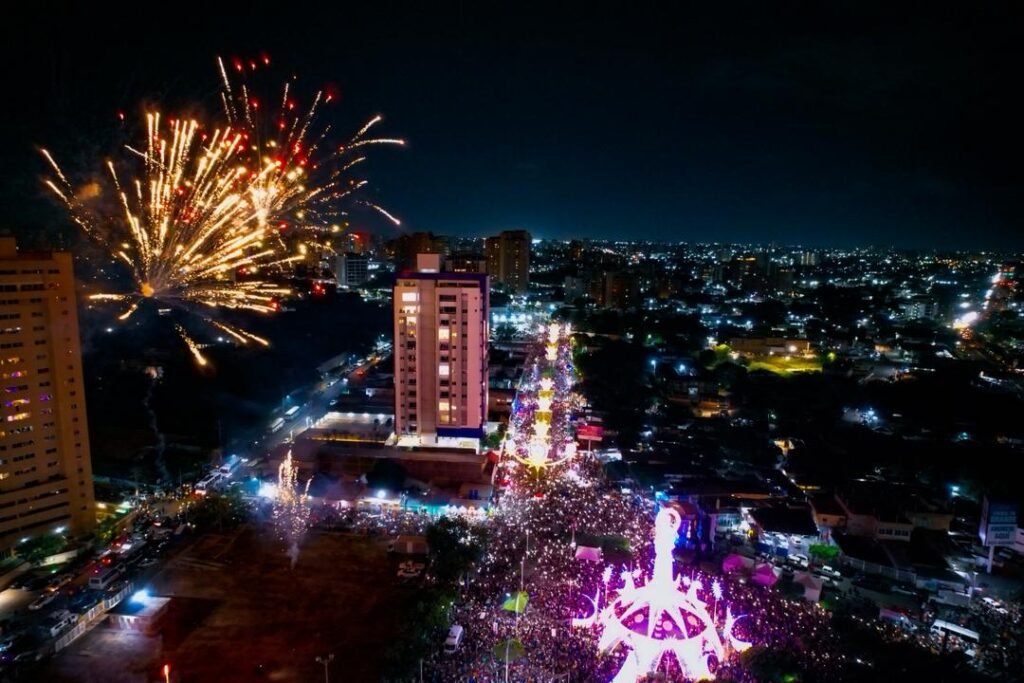 Caldera y Di Martino lideran el Encendido de Bella Vista con miles de corazones Encendido de Bella vista