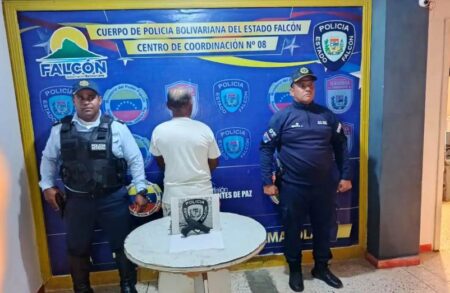 Preso por amenazar con pistola falsa