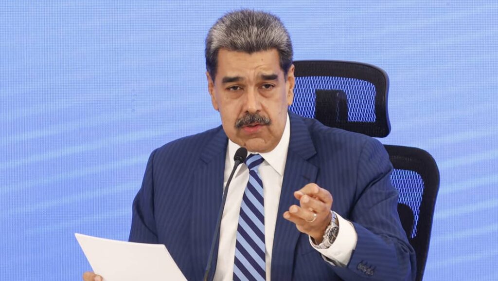 Maduro convoca vigilia permanente contra amenazas militares de EE.UU. (VIDEO) vigilia permanente