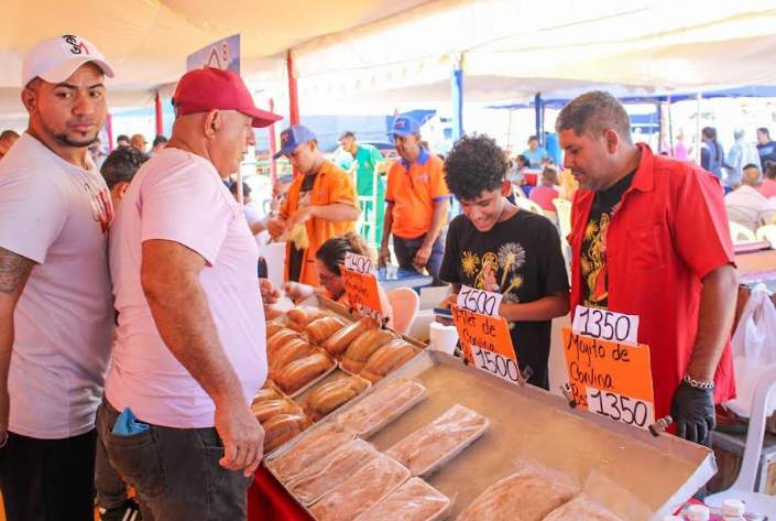 Más de 3.500 familias impulsadas en Los Haticos gracias a la Jornada 25 del Mercado de Emprendedoras y Emprendedores Mercado de Emprendedoras y Emprendedores