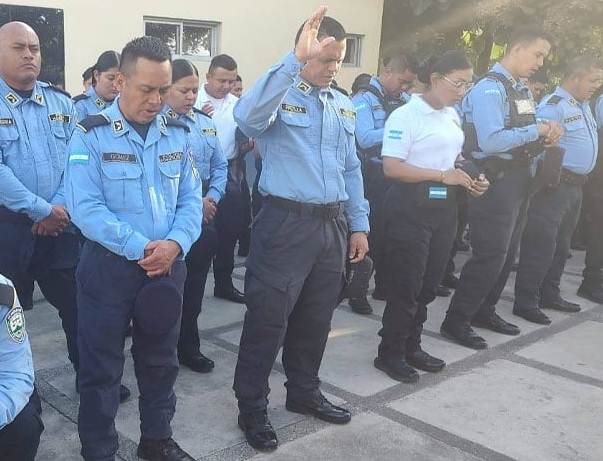 Policías hondureños fortalecen su vocación con temor a Dios temor a Dios