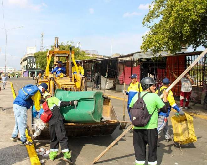 Alcaldía de Maracaibo ejecutó jornada de limpieza con más de 3 mil toneladas removidas Jornada de saneamiento en Maracaibo