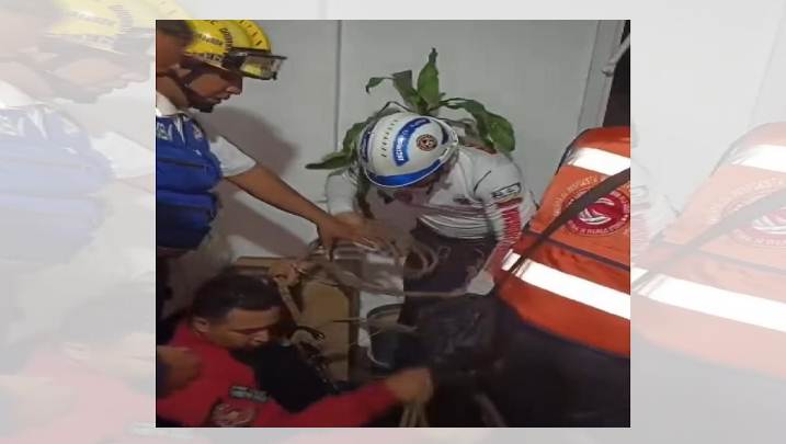 Rescate de niño en Macuto: Lo dejaron encerrado durante el festejo decembrino rescate de un niño en Macuto