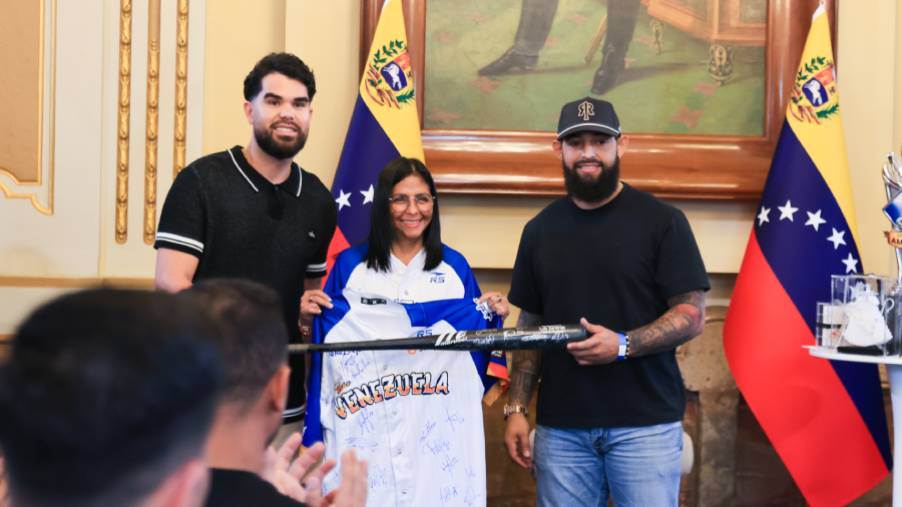 Delcy Rodríguez celebra con el Magallanes por la Serie de las Américas 2026 Magallanes campeón de la Serie de las Américas