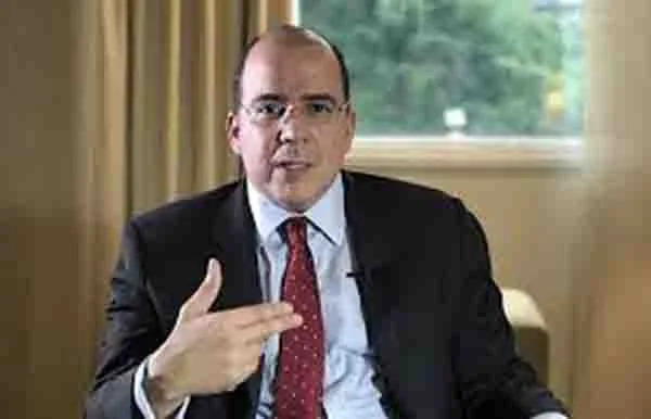 Economista propone dolarización total en Venezuela como solución a la hiperinflación Dolarización oficial en Venezuela