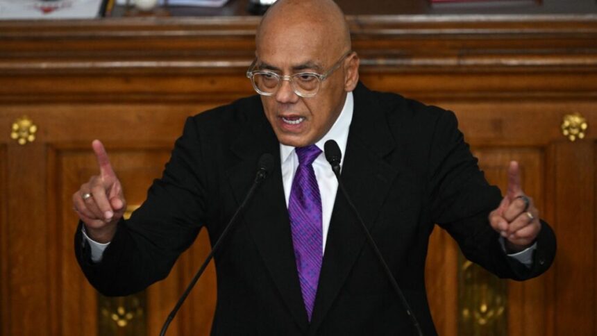 Jorge Rodríguez: Ley de amnistía no cubre a venezolanos con TPS o asilo en EE. UU. Venezolanos con asilo o TPS