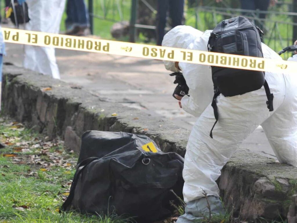 Macabro hallazgo: cadáver mutilado en una maleta y un venezolano arrestado por el crimen investigación policial