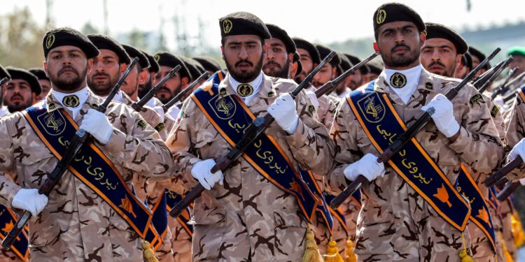 Irán decreta 40 días de luto y promete vengar la muerte de Jameneí con la «mayor operación militar de su historia» Luto nacional en Irán