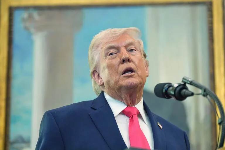 Secretario Interior de EE. UU. afirma que comparan a Donald Trump en Venezuela con Bolívar Donald Trump en Venezuela