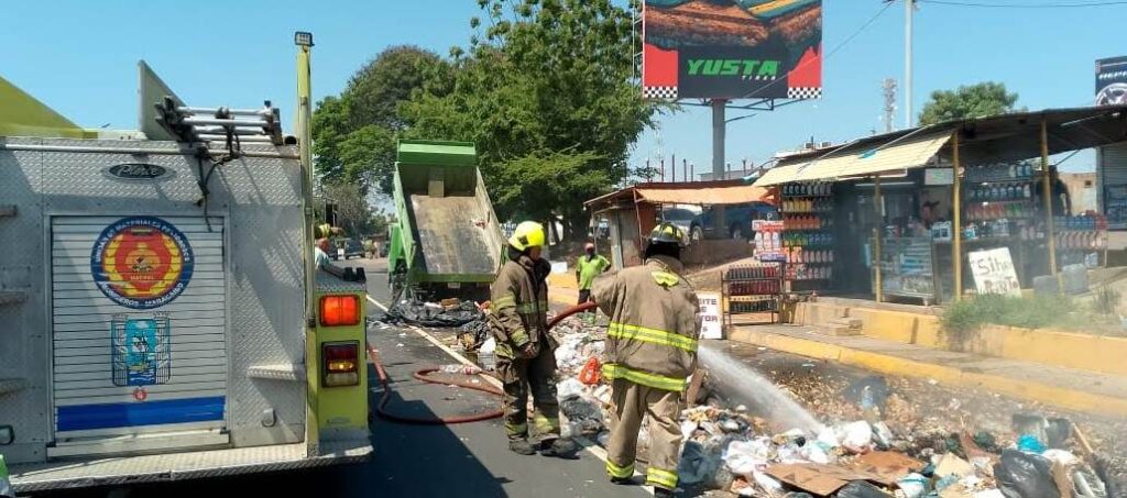 Bomberos de Maracaibo sofocan incendio