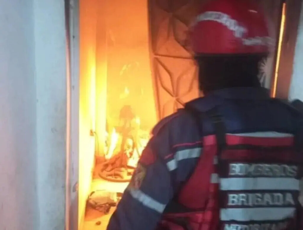 Dos fallecidos tras explosión de bombona de gas en Caracas bombona de gas