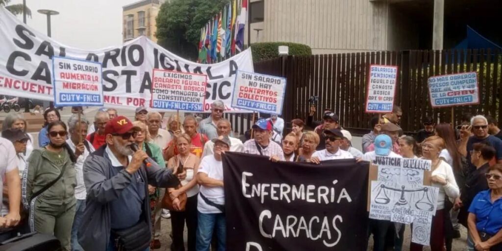 Gremios universitarios protestan frente al TSJ por salarios dignos en Venezuela protestan frente al TSJ