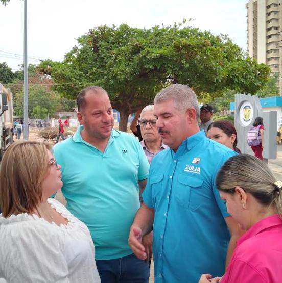 Presidenta del Concejo Municipal de Maracaibo Dessiree Fernández acompañó al Gobernador Caldera en la entrega de vías recuperadas en LUZ vías rehabilitadas en Medicina de LUZ