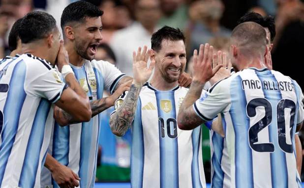 Con dos goles de Messi Argentina pasó a la próxima ronda del Mundial de 2026 Messi clasifica a Argentina