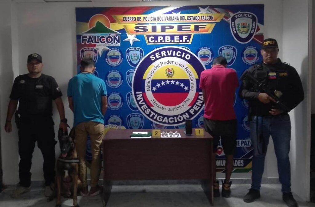 Amenazar de muerte con armas de fuego