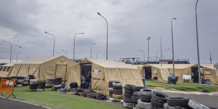 Campamentos transitorios brindan atención a más de 23 mil afectados por los terremotos 23 mil personas