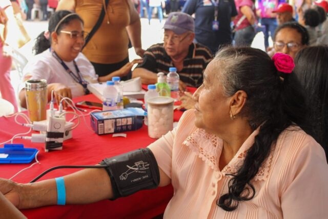 Instituto Municipal del Adulto Mayor garantiza protección y salud en Maracaibo bienestar social en Maracaibo