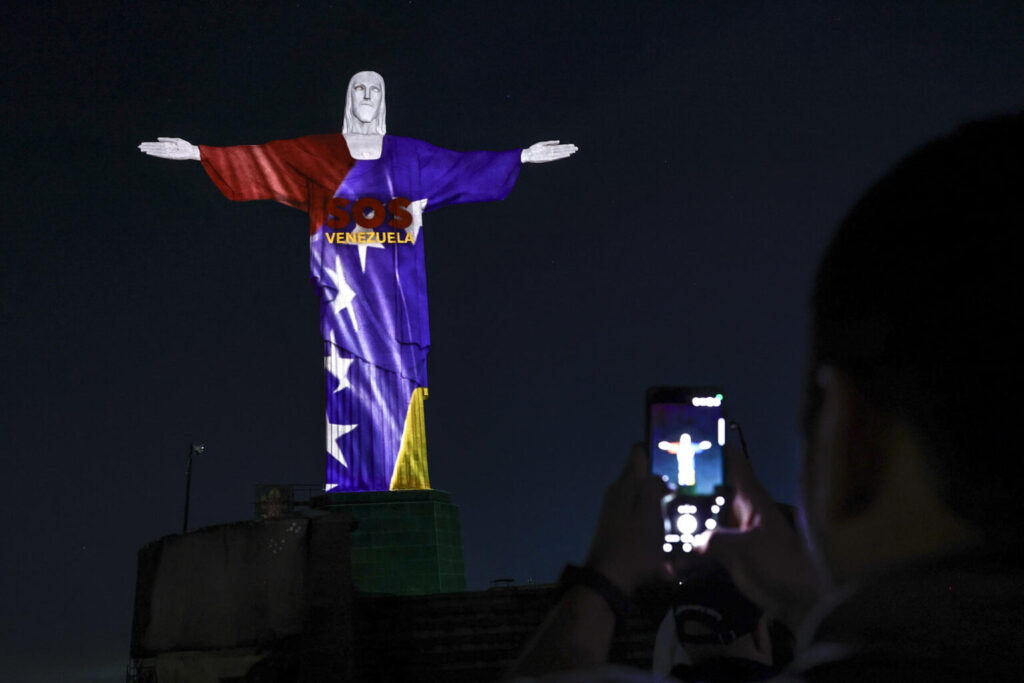 Río de Janeiro ilumina el Cristo Redentor en solidaridad con Venezuela tras los terremotos Cristo Redentor