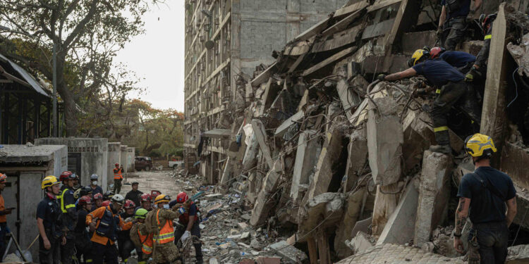 Equipo de rescate de Países Bajos concluye su misión en Venezuela al disminuir las esperanzas de hallar sobrevivientes Equipo de Países Bajos