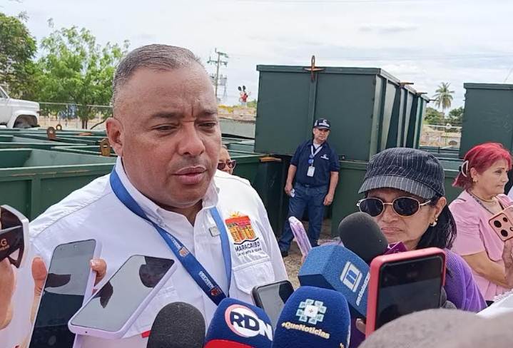Alcaldía de Maracaibo distribuye contenedores de basura en sitios estratégicos de la ciudad