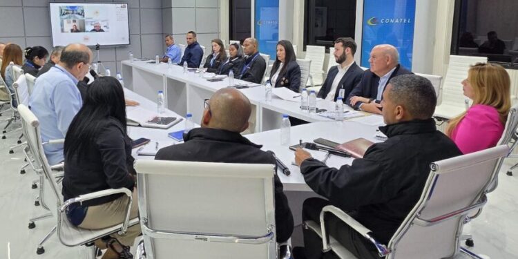 SpaceX y Conatel sostienen reunión para regularizar operaciones en el país SpaceX y Conatel