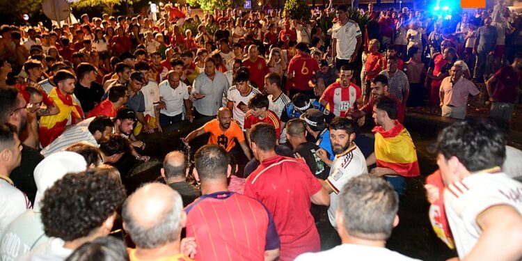 Celebraciones por el Mundial en España terminan con un fallecido tras colapso de una fuente celebración del Mundial