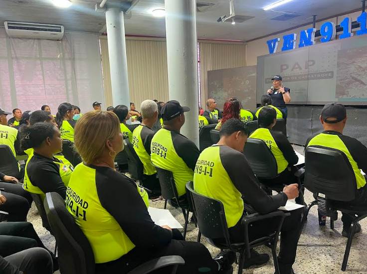 Más de 200 funcionarios del Ven 9-1-1 Bolívar se certifican en Primeros Auxilios Psicológicos para responder ante catástrofes