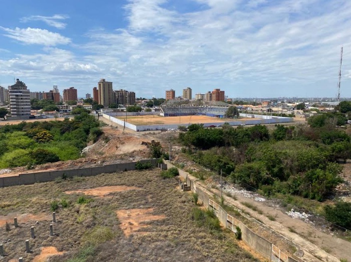 Alcaldía de Maracaibo construye un talud artificial para frenar socavamiento del hueco Coquivacoa hueco Coquivacoa