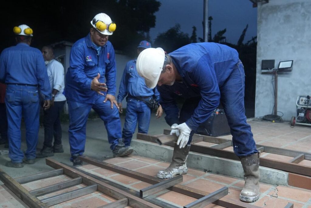 CVG y Sidor avanzan en la rehabilitación del Puente Caraballeda puente caraballeda