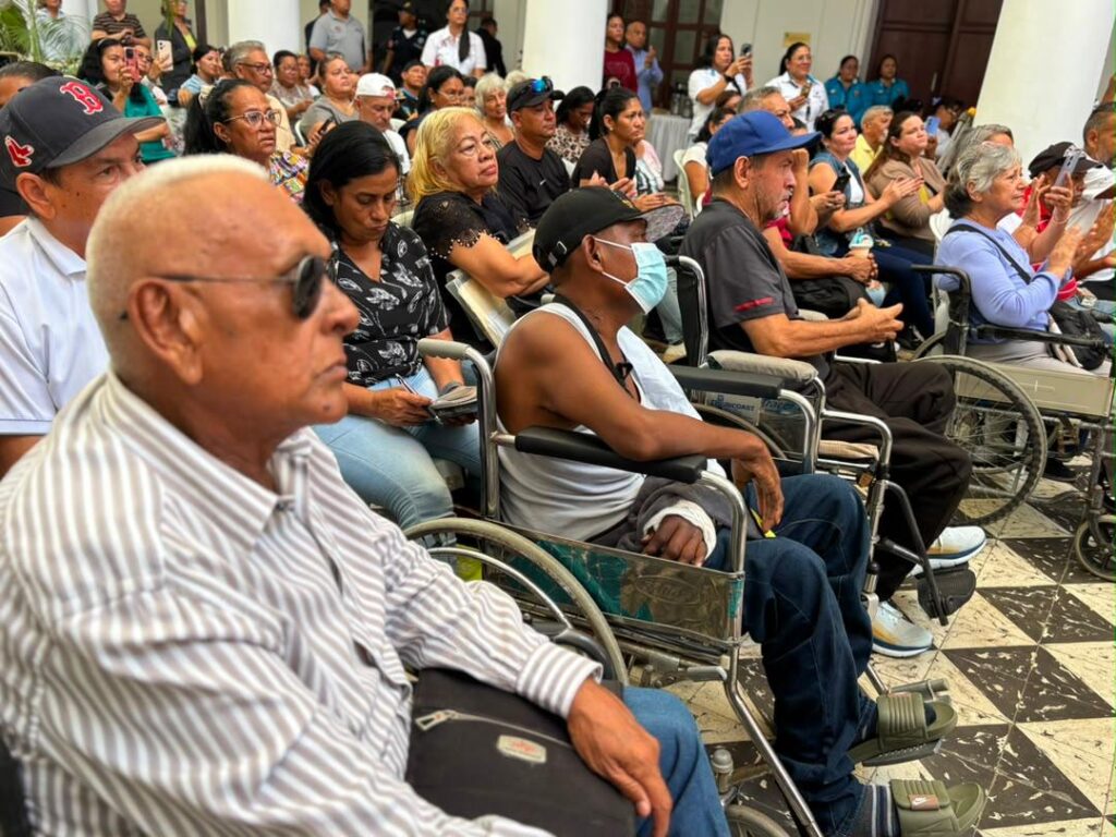 Gobernación del Zulia entrega ayudas humanas a personas vulnerables ayuda humanitaria Zulia