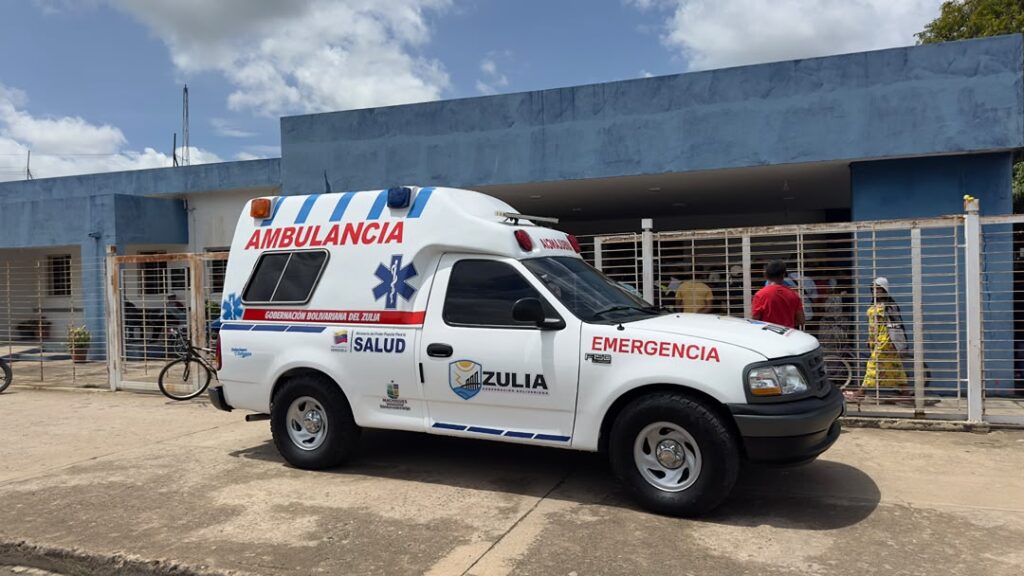 Alcalde Marco Perrotta entrega ambulancia recuperada en Machiques de Perijá ambulancia de la Clínica Popular Las Piedras
