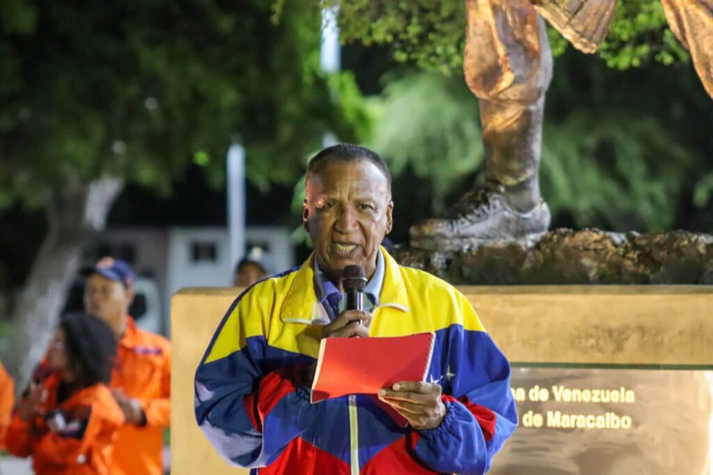 Lino Connell destaca homenaje a Luis Aparicio: “Representa memoria, orgullo e identidad” estatua de Luis Aparicio lino connell