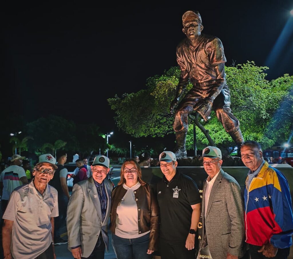 Dessiree Fernández resalta homenaje a Luis Aparicio: “Seguimos dejando huella en nuestra historia” plaza en honor a Luis Aparicio