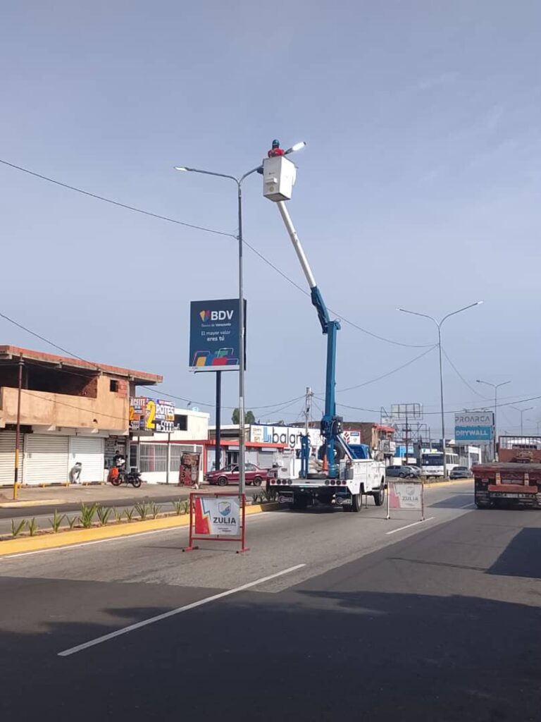 Gobernación del Zulia moderniza las principales avenidas con el plan integral de iluminación y bacheo plan de iluminación y bacheo