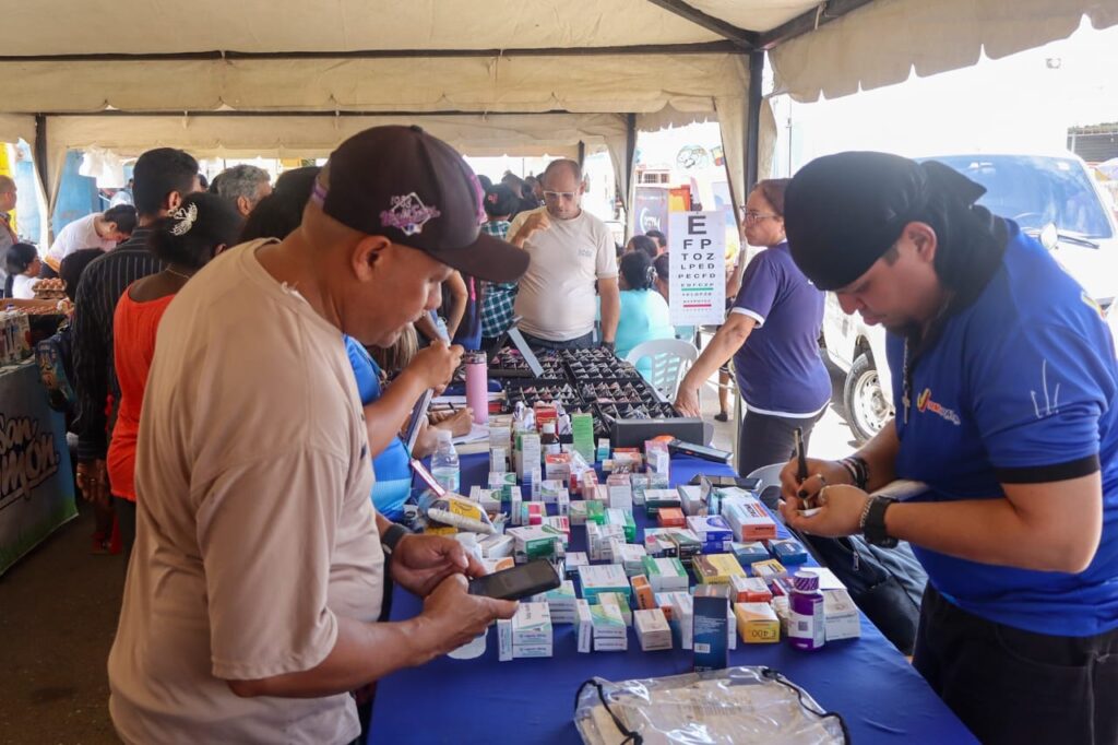 Despliegan jornada de salud integral y distribución de alimentos en la parroquia Venancio Pulgar