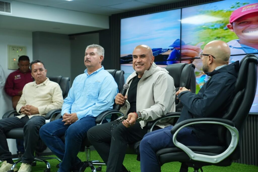 Gobierno nacional y regional se reúnen con el sector productor del cangrejo azul cangrejo azul