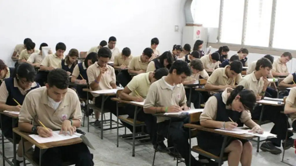 Docentes solicitan al Ministerio de Educación plan de contingencia escolar ante la crisis eléctrica