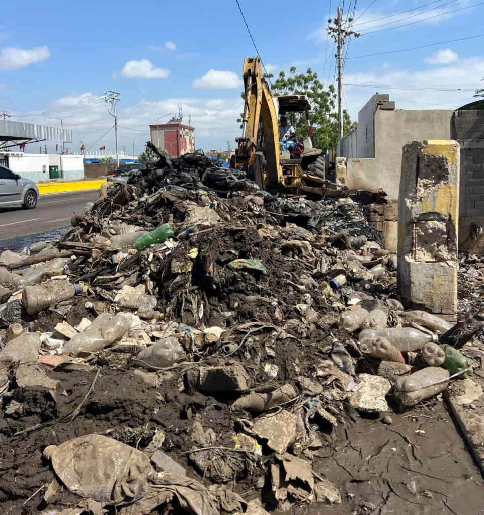 Ejecutan jornada de saneamiento en la Cañada Cacaíto de Cristo de Aranza