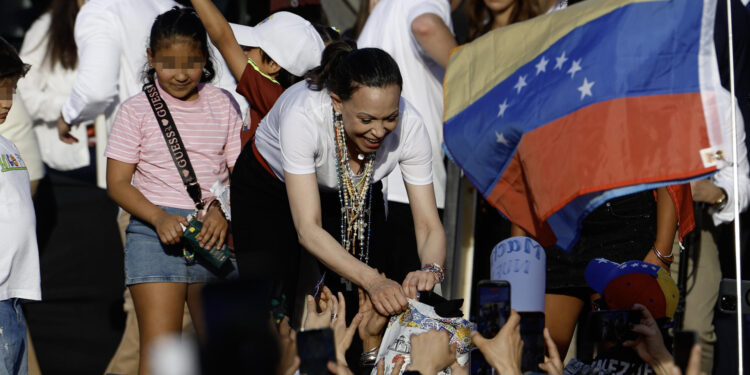 María Corina Machado plantea elecciones presidenciales para julio de 2027