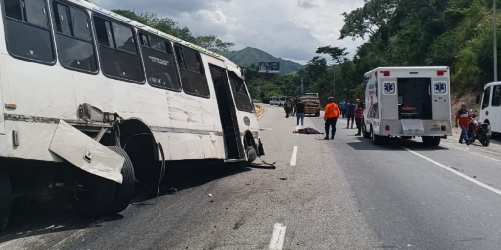 Tragedia en la ARC: Accidente de autobús escolar deja una docente fallecida y ocho estudiantes heridos