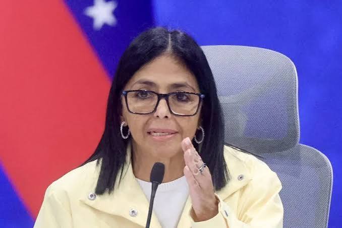 Delcy Rodríguez prevé elevar a 120.000 bpd la producción petrolera en Zulia