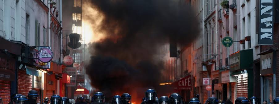 Decretan en varias zonas de París toque de queda y restringen protestas para frenar la ola de violencia
